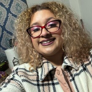 Meet your Posher, Destiny